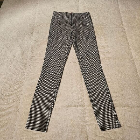 GUESS Women’s Small Skinny Stretch Pants Black And White Checked - Picture 1 of 6